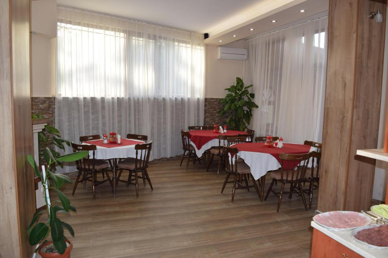 סבטי ולאס Family Hotel Chris מראה חיצוני תמונה